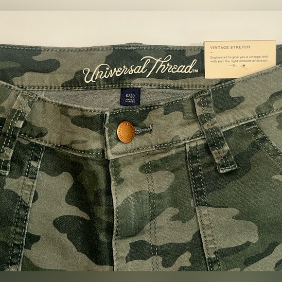 NEW Universal Thread Camo Pants Sz 6 Small Green Camouflage High Rise Straight - Picture 9 of 10